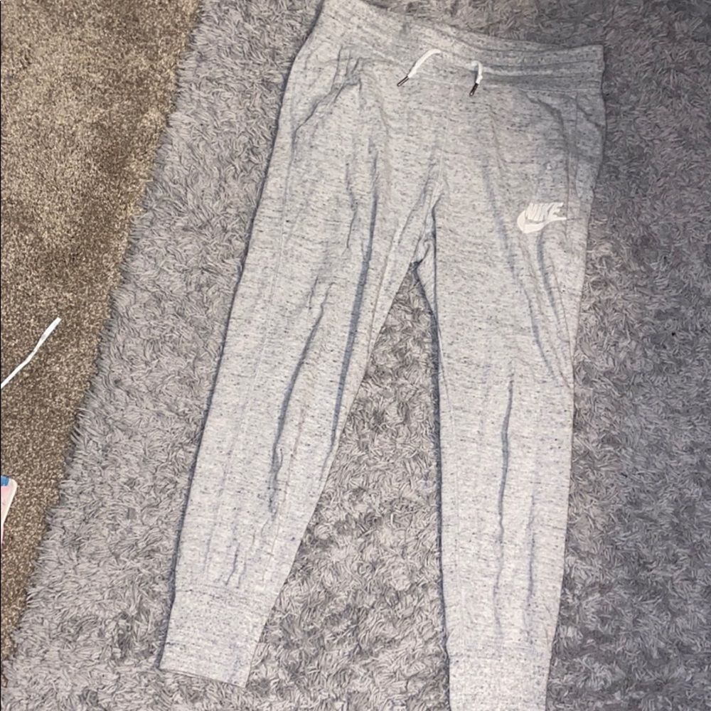 nike light grey joggers